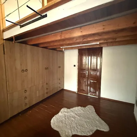 Villa Pet-friendly 3-story Bohemian Greek House W Garden