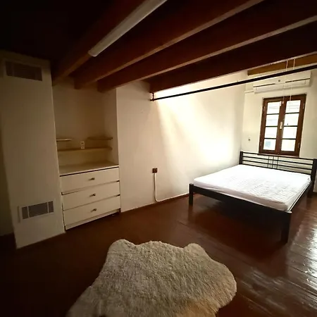 Villa Pet-friendly 3-story Bohemian Greek House W Garden