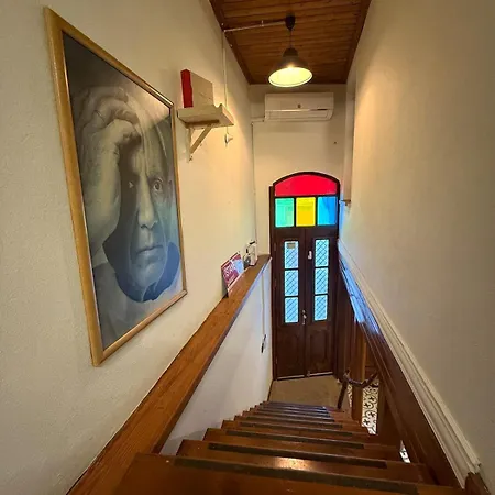 Pet-friendly 3-story Bohemian Greek House W Garden